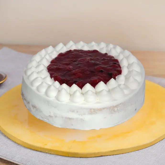 TORTA TRES LECHES CON FRUTOS ROJOS