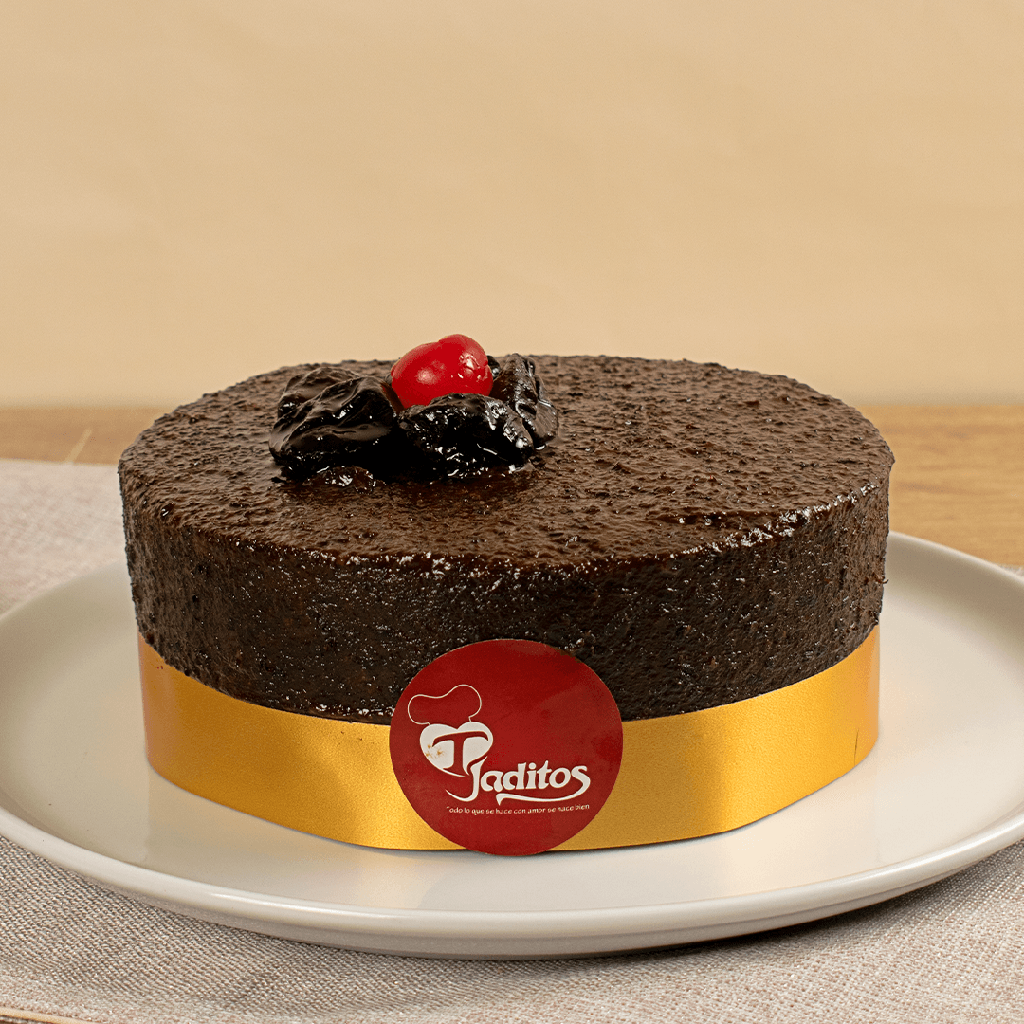 TORTA BASE DE CIRUELA DECORADA 